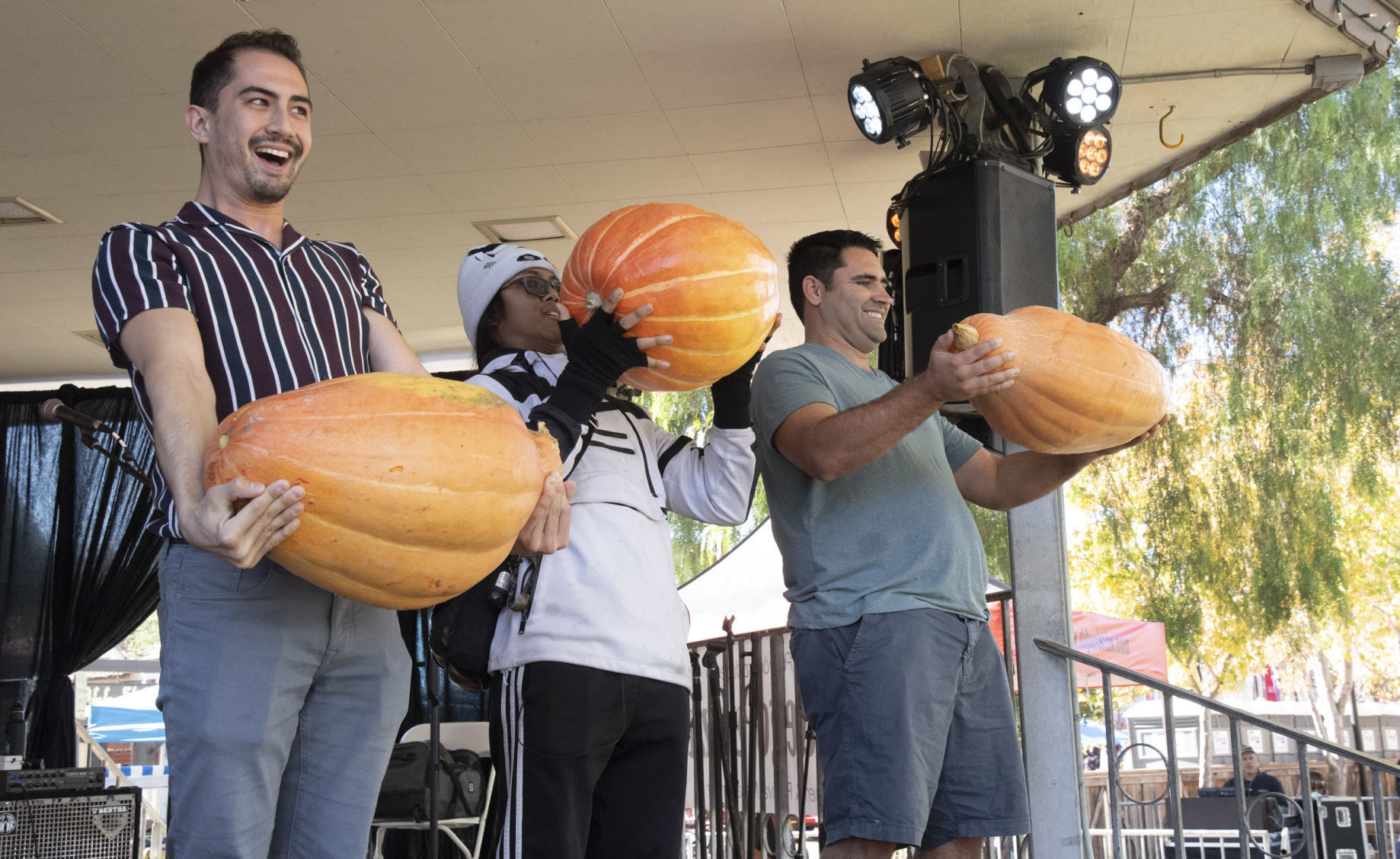 111619 Solvang Fall Festical 10.jpg